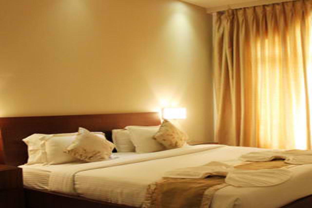 Sukhmantra Resort & Spa Candolim Exterior photo