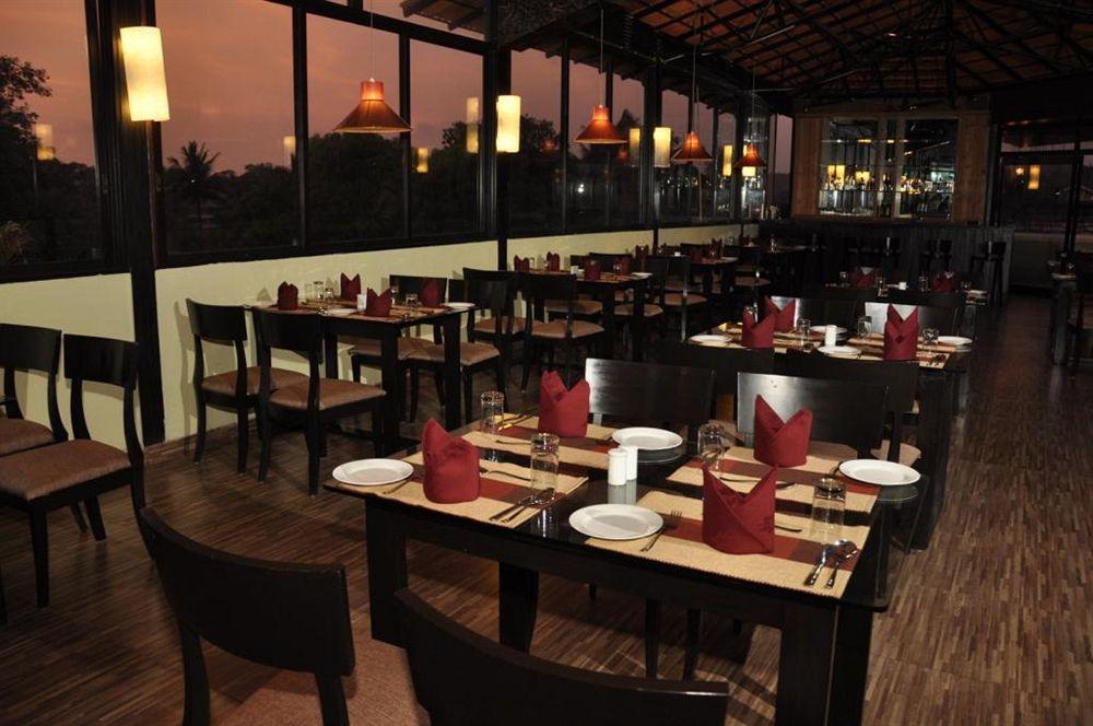 Sukhmantra Resort & Spa Candolim Exterior photo