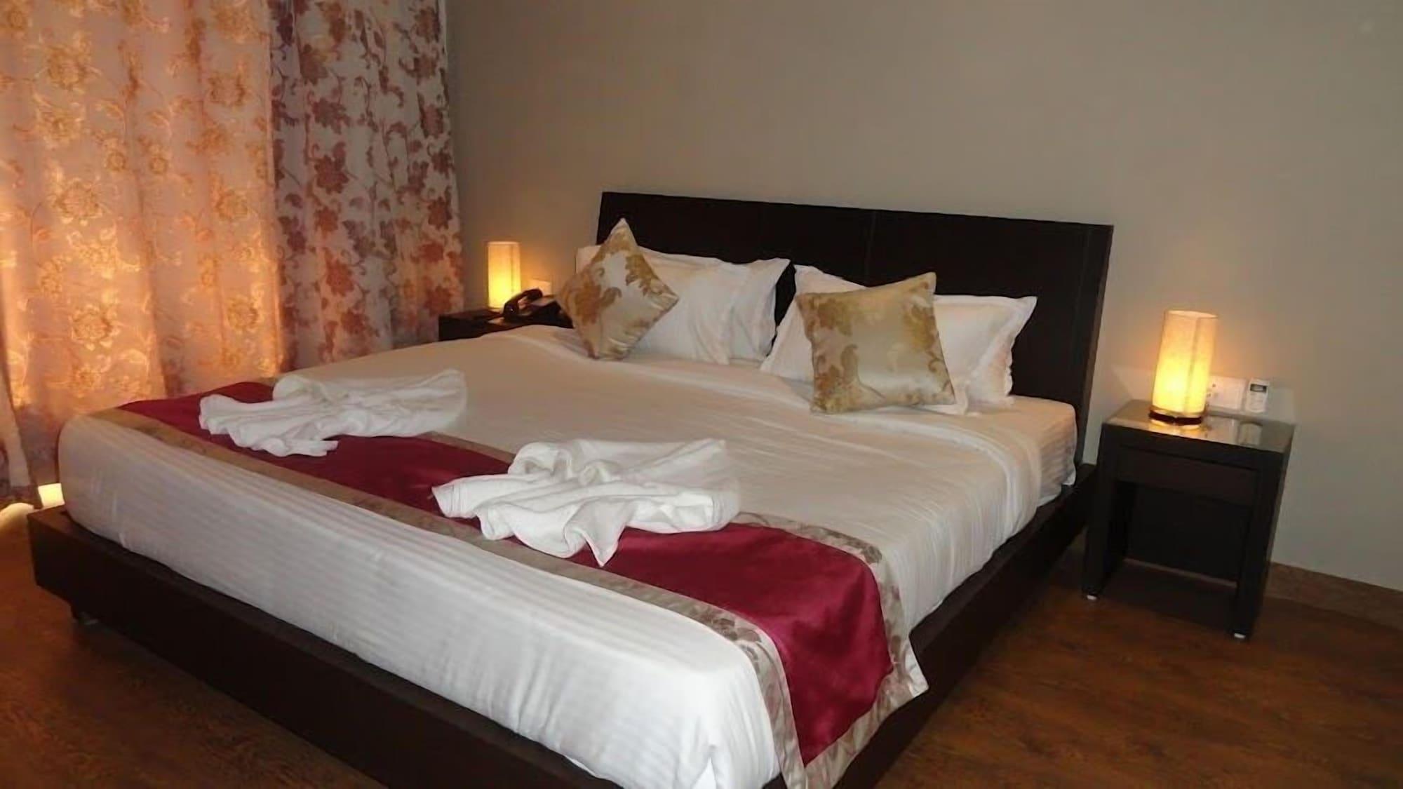 Sukhmantra Resort & Spa Candolim Exterior photo